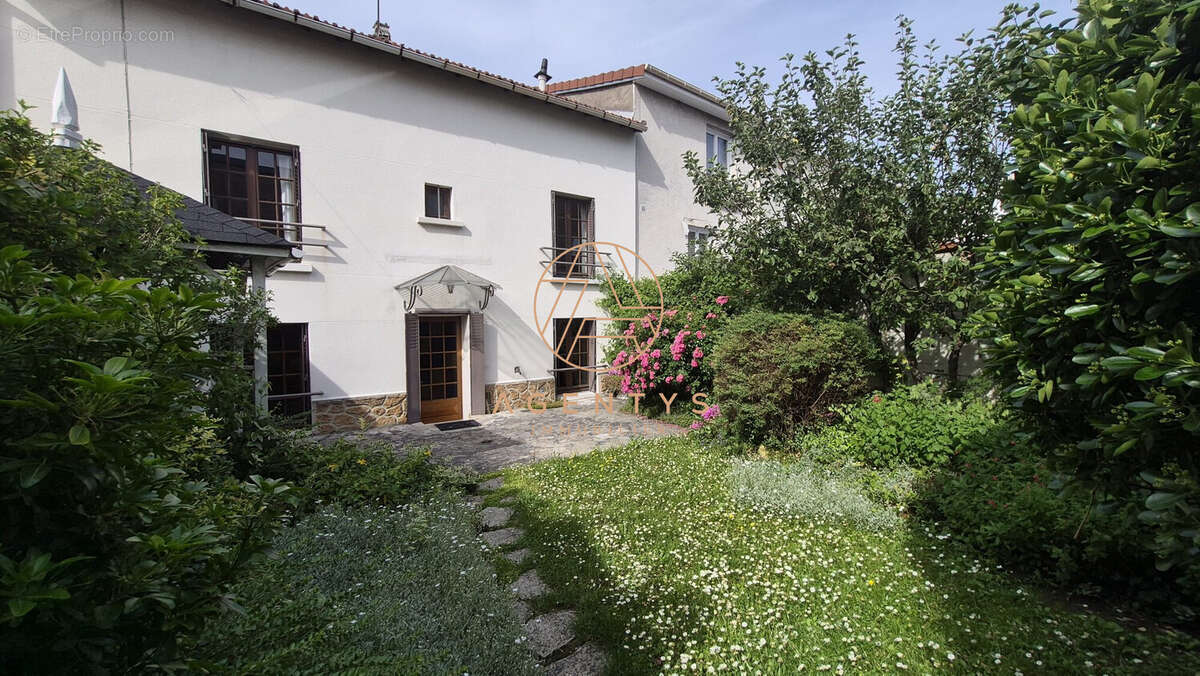 Maison à LE PERREUX-SUR-MARNE