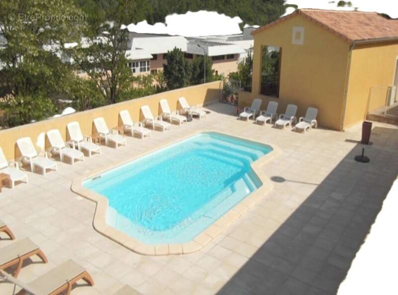 Appartement à AVENE