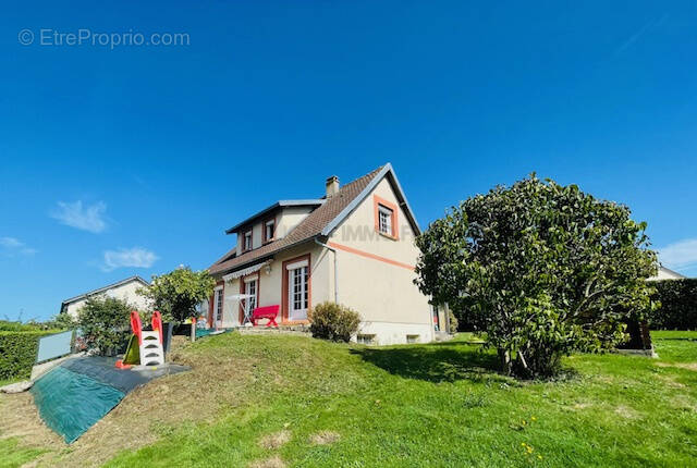 Maison à GREGES