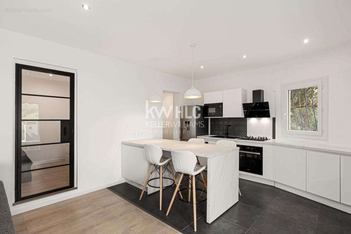 Maison à SAINT-LAURENT-DU-VAR