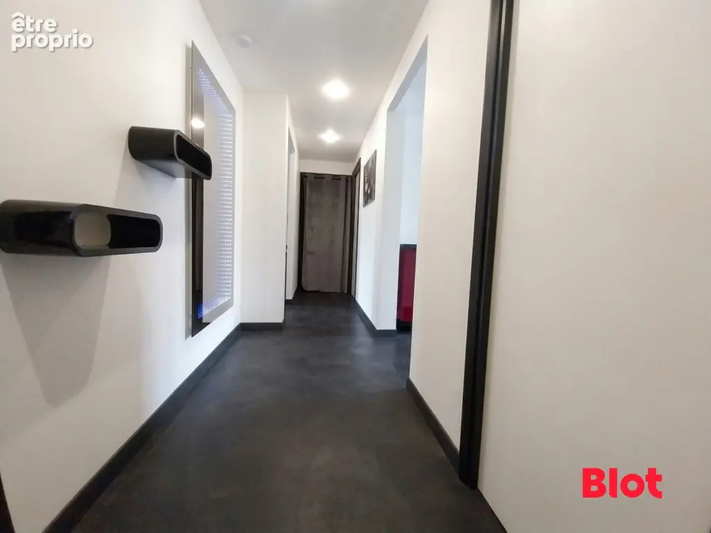 Appartement 3 pièces 58 m² à vendre à Brest (29200) - photo 2