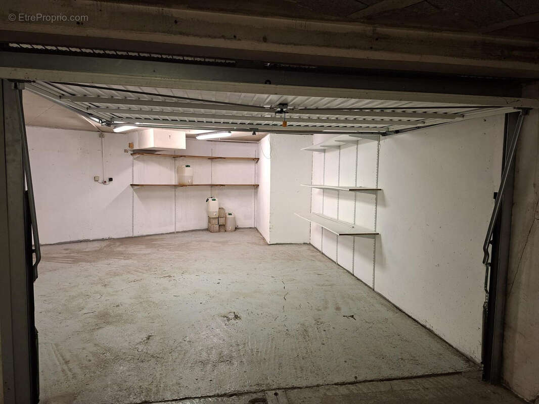 Parking à MANDELIEU-LA-NAPOULE