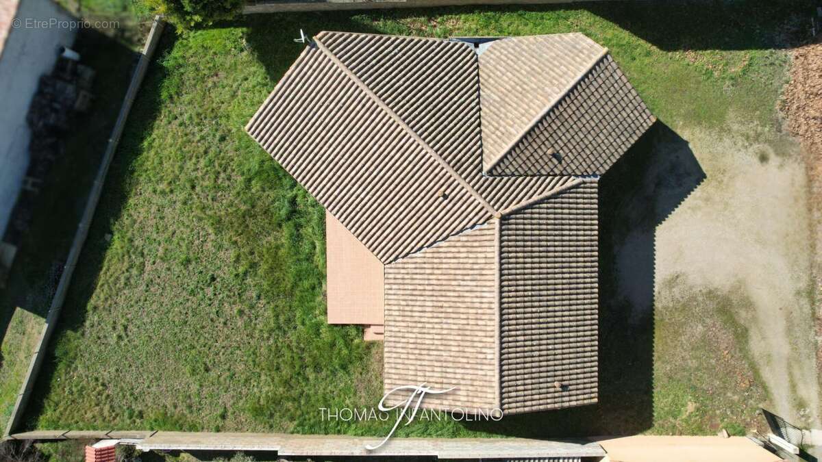 En exclusivite - maison 4 faces - 4 chambres - bureau - garage - photo 1