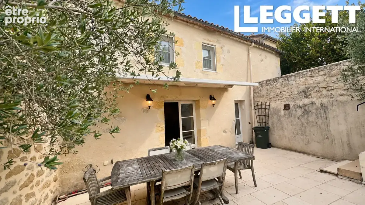 Maison en pierre de 3 chambres, magnifiquement rénovée, avec cour-jardin, à quelques pas du centre de la basti - photo 2