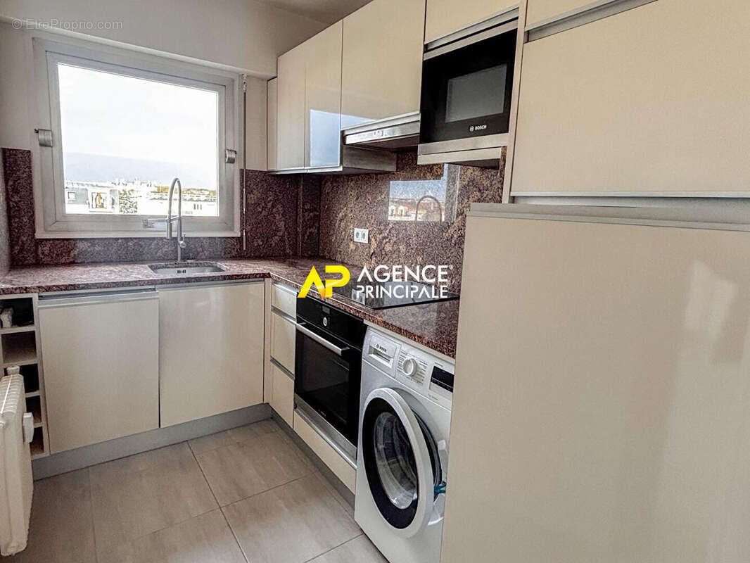 Appartement à SARTROUVILLE