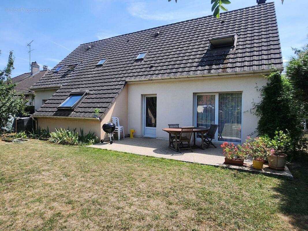 Maison à VILLEMANDEUR