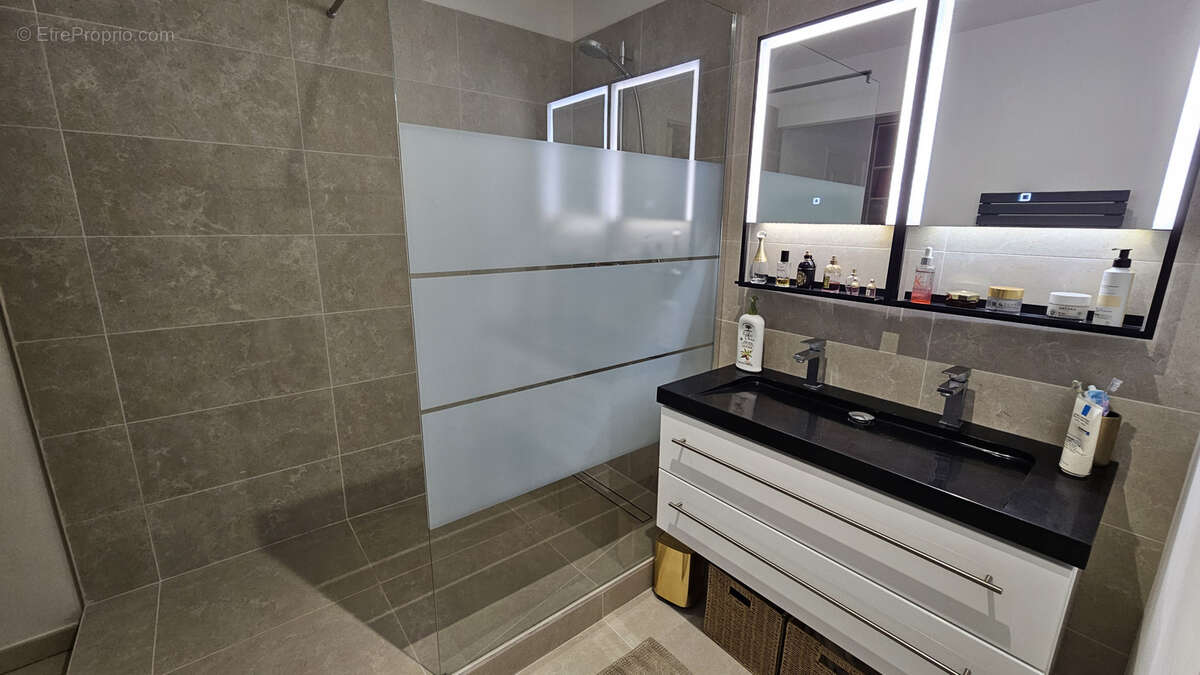 Maison à BAGNOLS-EN-FORET