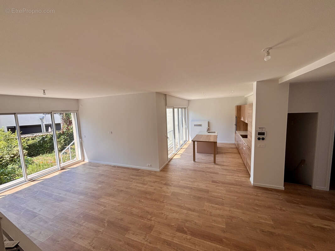 BORDEAUX CAUDERAN - Belle échoppe rénovée 4 chambres - photo 2