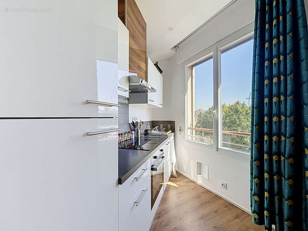 Appartement à MARSEILLE-4E