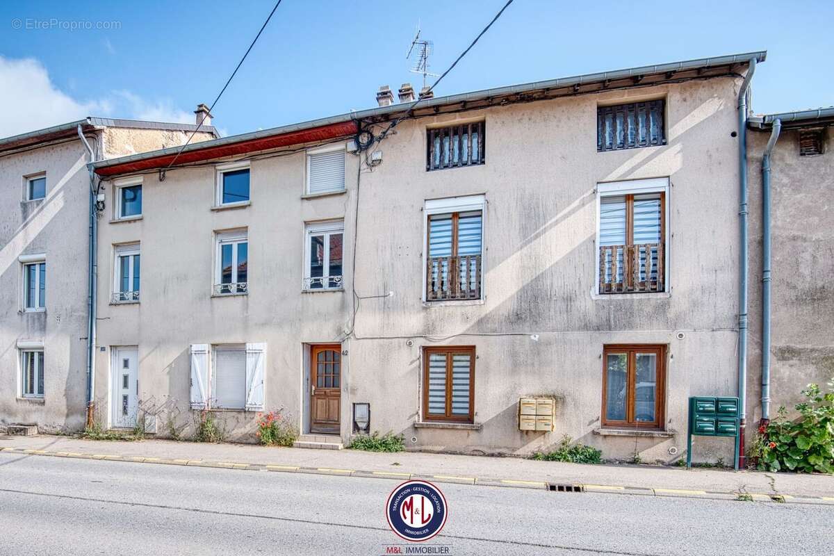 Appartement à COURCELLES-CHAUSSY