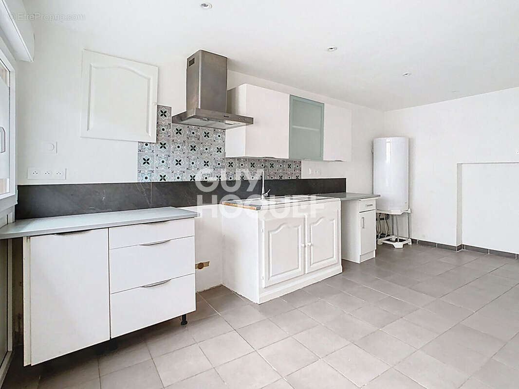 Appartement à RUSSY-BEMONT