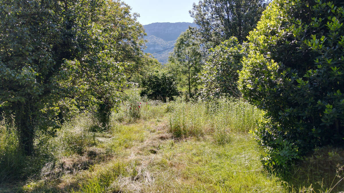 Terrain à ROVON