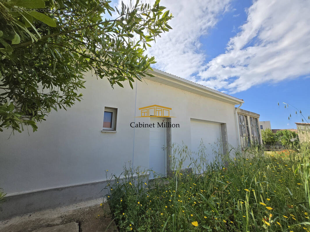 Maison à VIC-LA-GARDIOLE