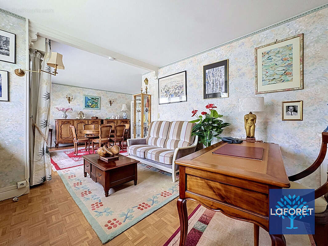 Appartement à CHILLY-MAZARIN