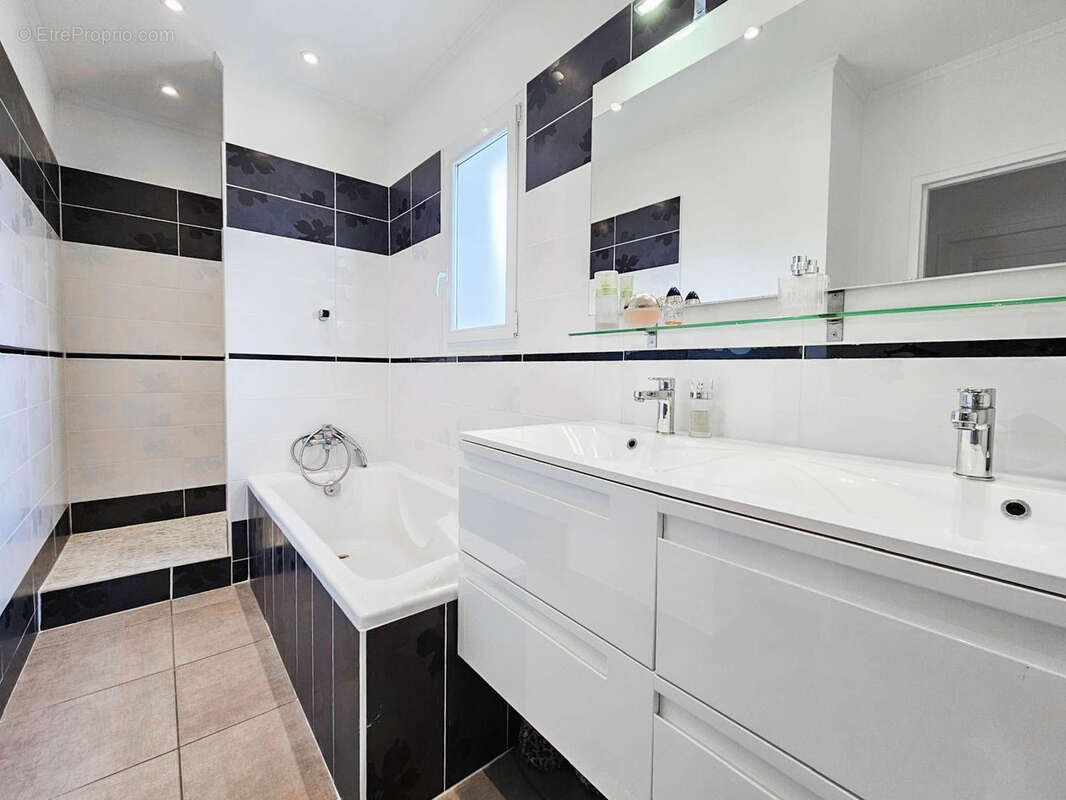 Maison à GUJAN-MESTRAS