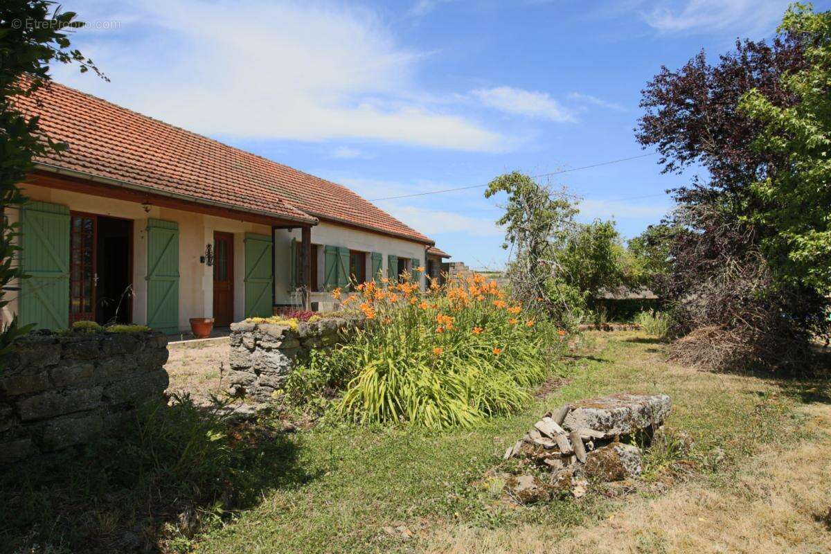 Maison à CURGY