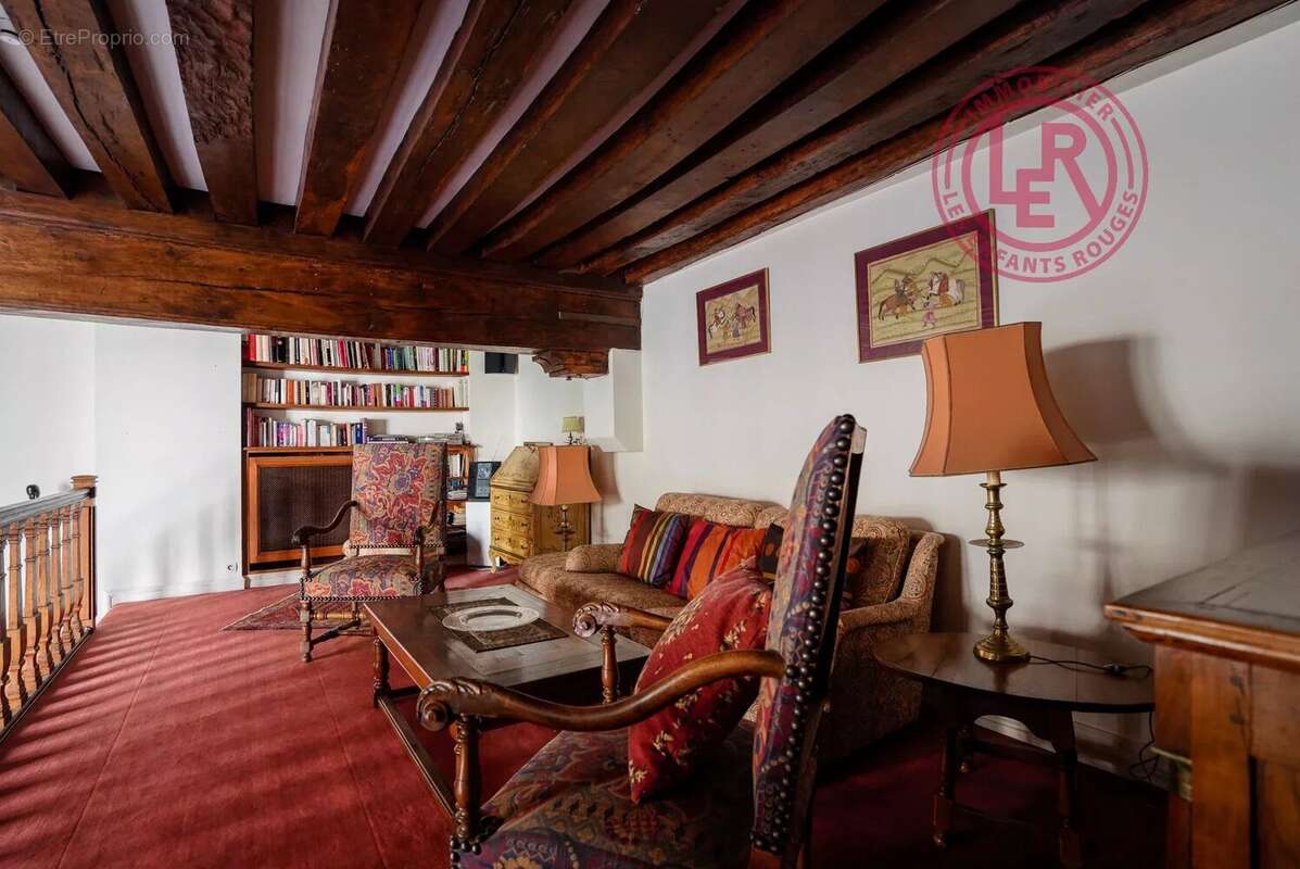 Appartement à PARIS-4E