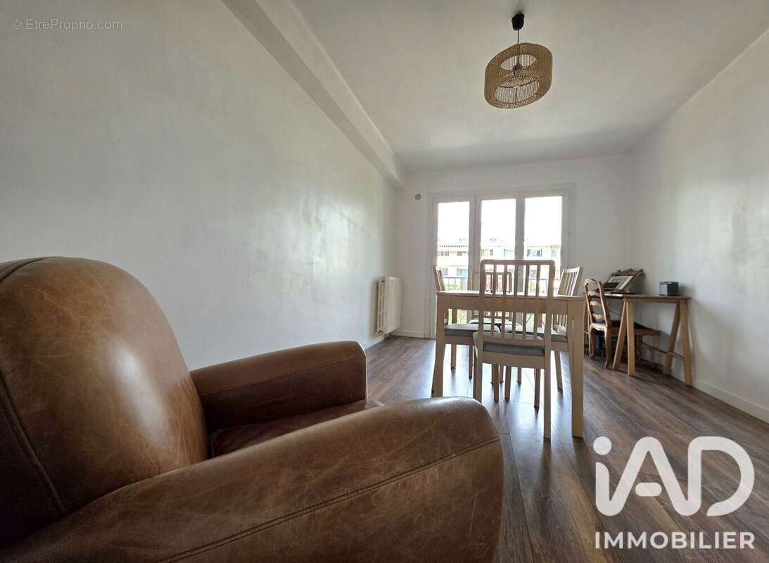 Appartement 57 m² à Toulon  - photo 2