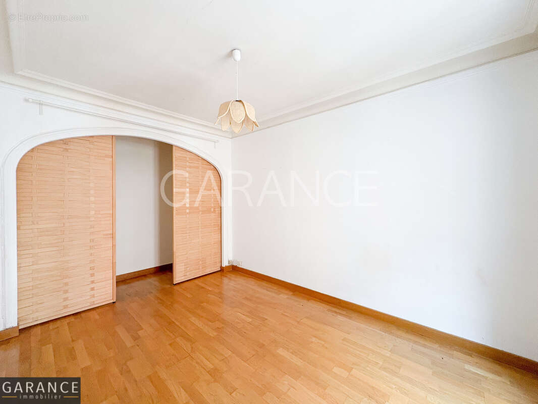 Appartement 83 m² à Paris-10e  - photo 4