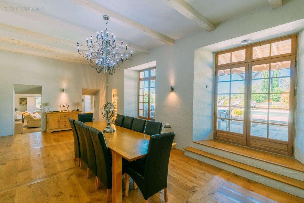 Maison à CAHUZAC-SUR-VERE