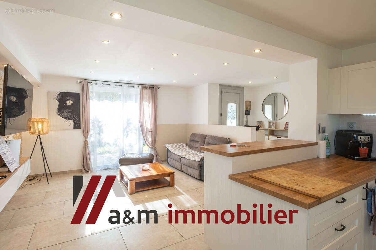 Maison à CHATEAUNEUF-LES-MARTIGUES