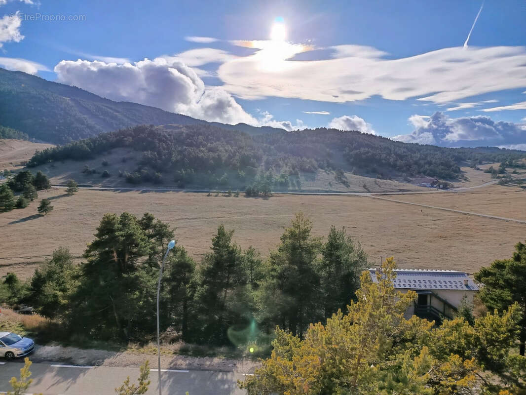 Appartement à GREOLIERES