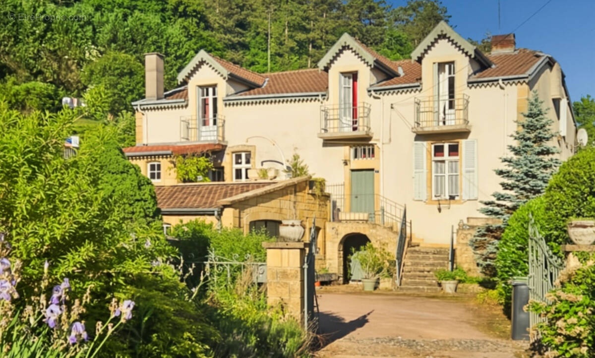 Maison à VIVIERS-SUR-CHIERS