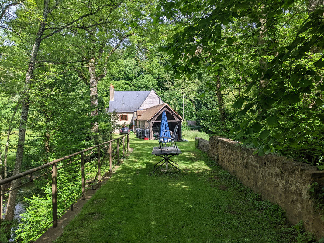 Maison à VIRE-EN-CHAMPAGNE