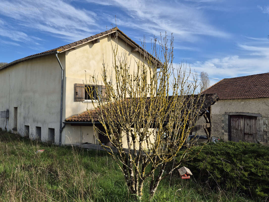 Maison à MONTAGRIER