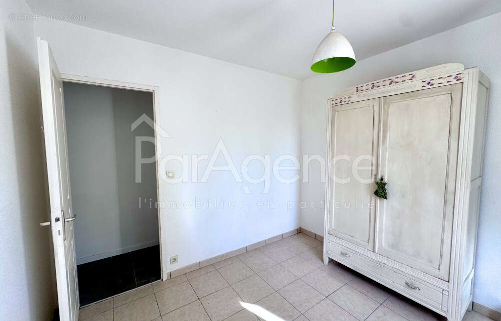 Maison de plain pied 5 pièces - Beau terrain - photo 14