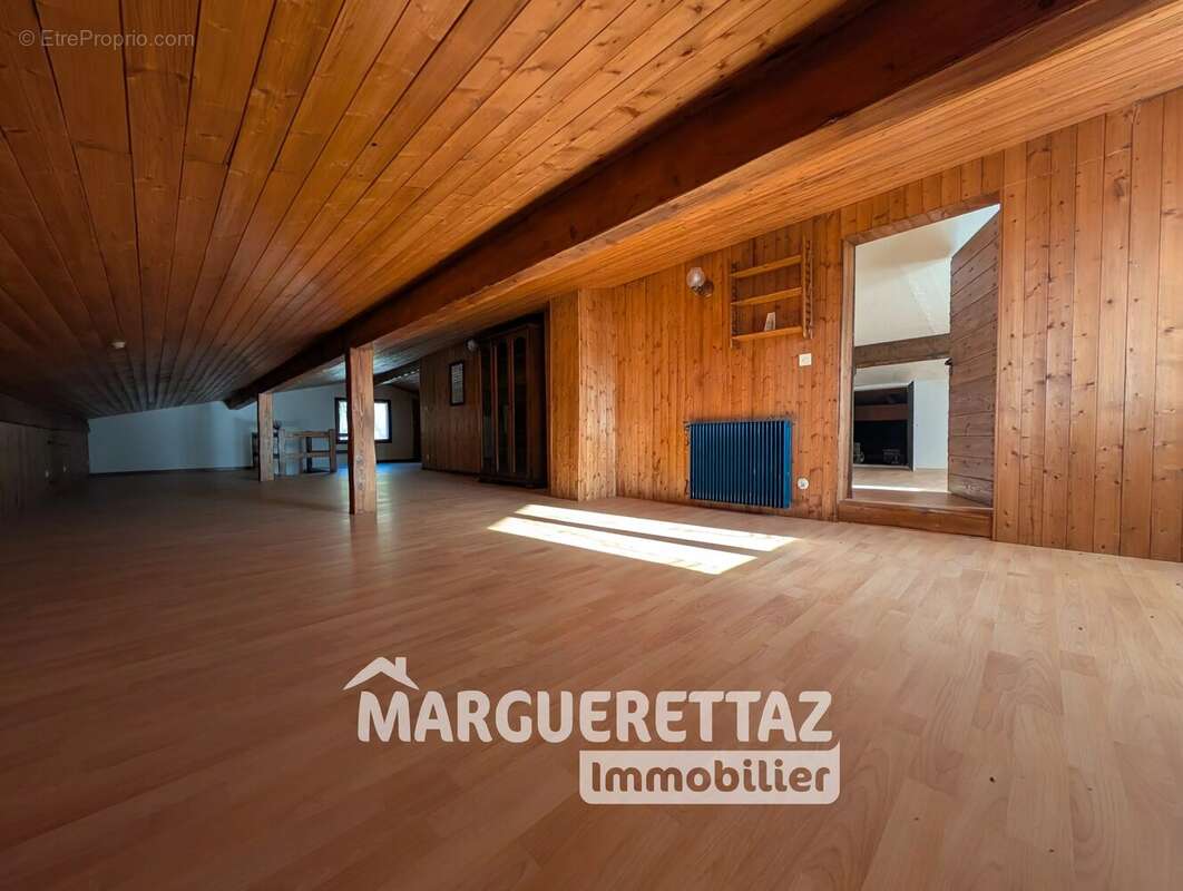 Maison à ONNION