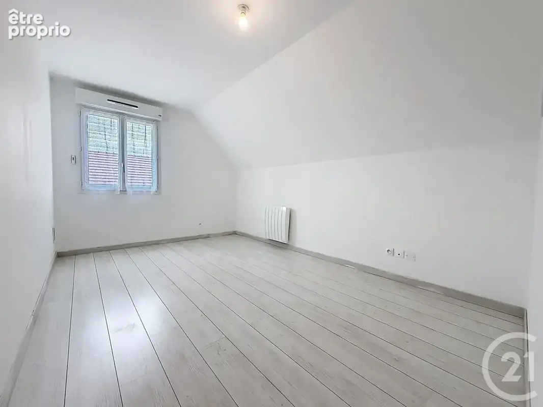 Maison 84 pièces 189 m² à vendre à Sours (28630) - photo 13