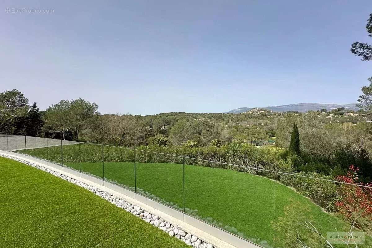 Maison à MOUANS-SARTOUX