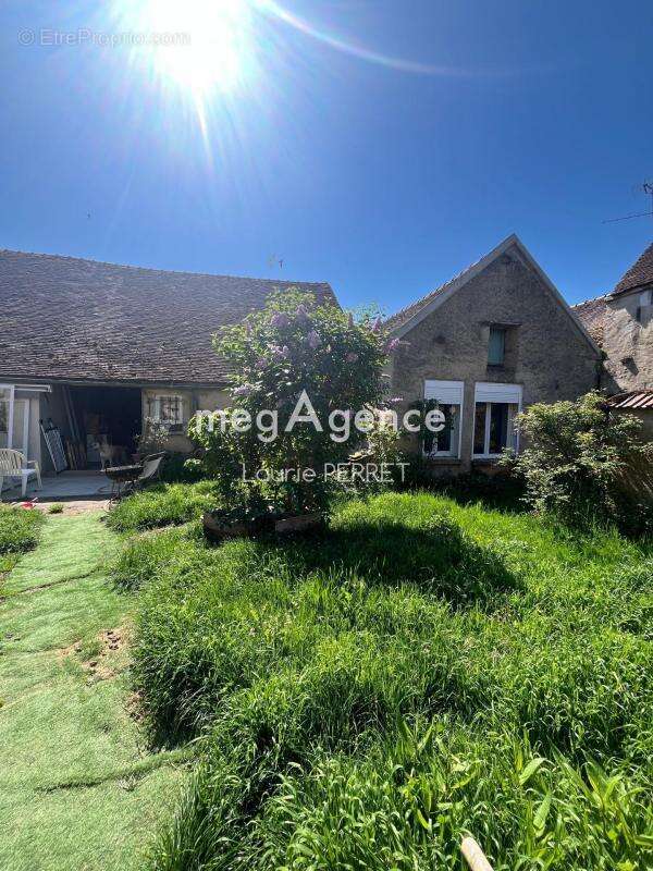 Maison à LIGNY-LE-CHATEL