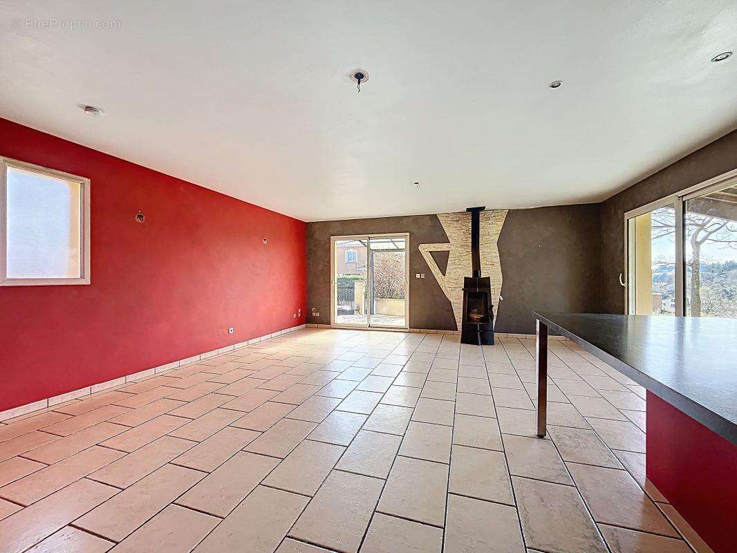 Maison à SAINT-DONAT-SUR-L'HERBASSE