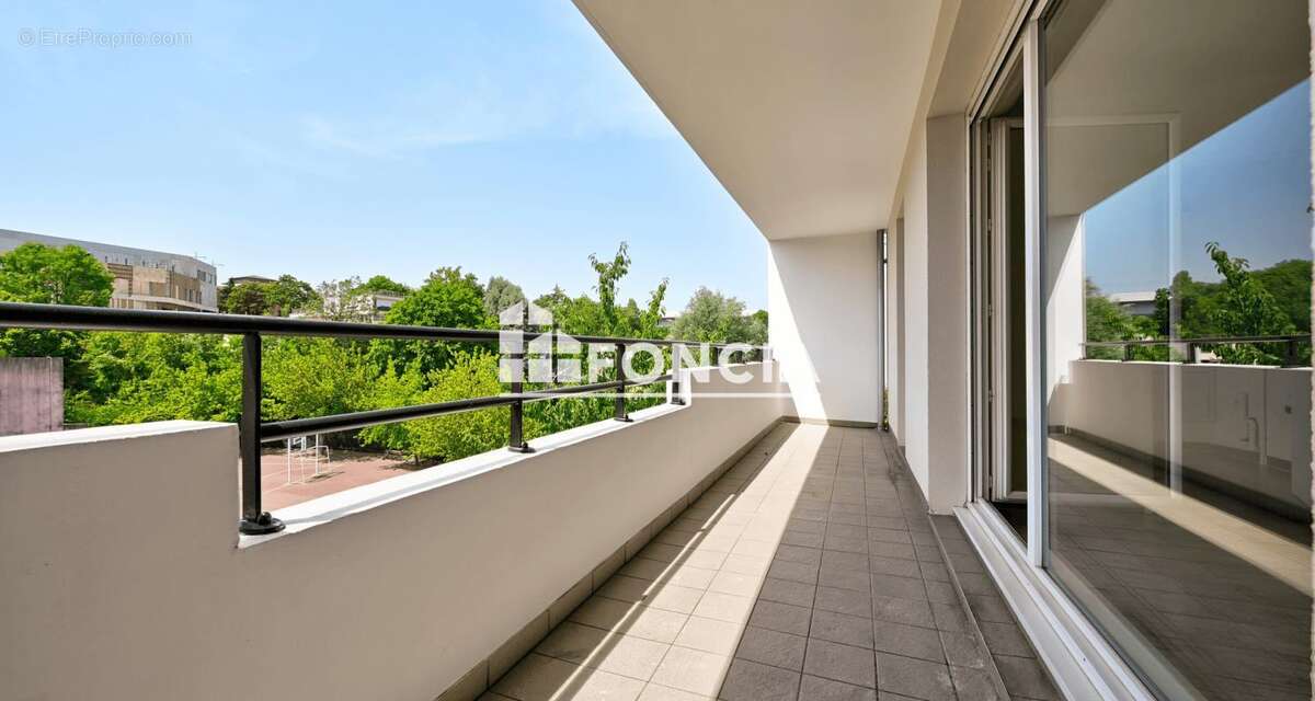 Appartement familial de 4 pièces (3 chambres) avec une place de parking, proche des écoles, des commerces et des transports - photo 3