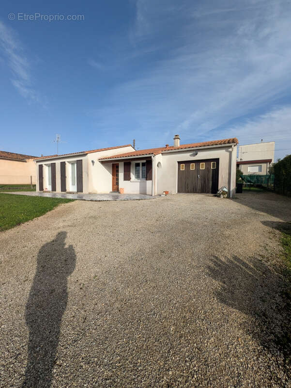 SAINTES RIVE GAUCHE Maison de plain pied-2 chambres - photo 13