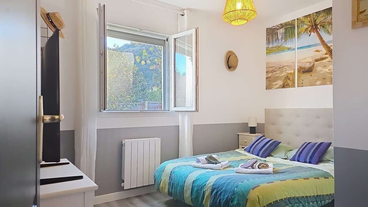 Maison à LA TOUR-SUR-ORB