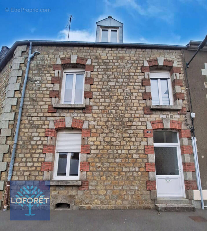 Maison à FOUGERES