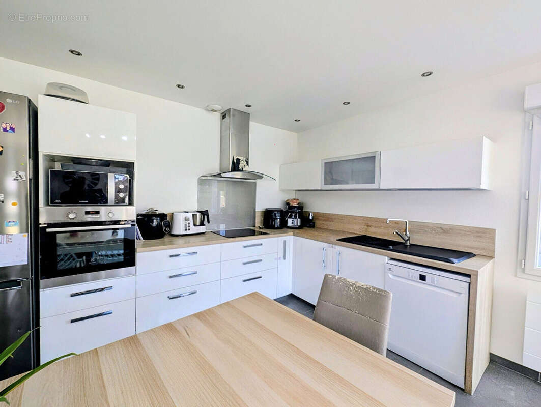 Maison à NAZELLES-NEGRON