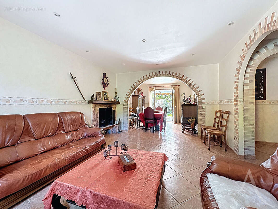 Maison à ROSNY-SUR-SEINE