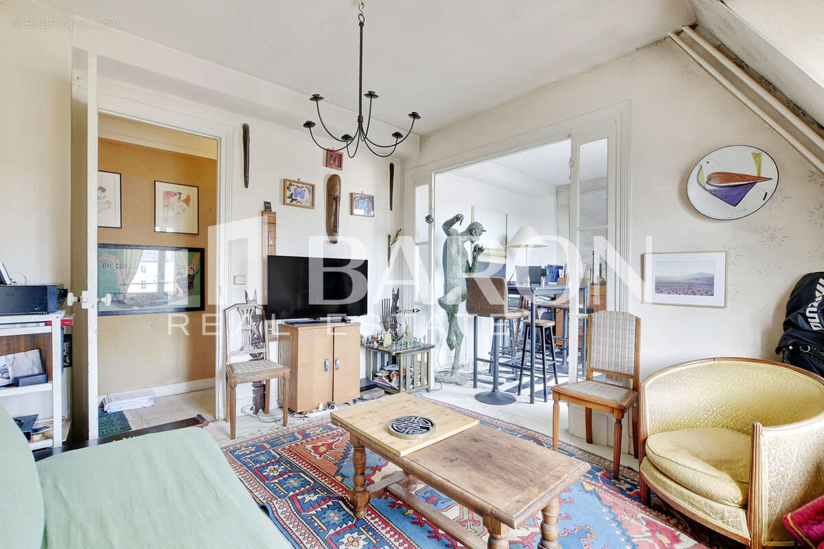 Appartement à PARIS-17E