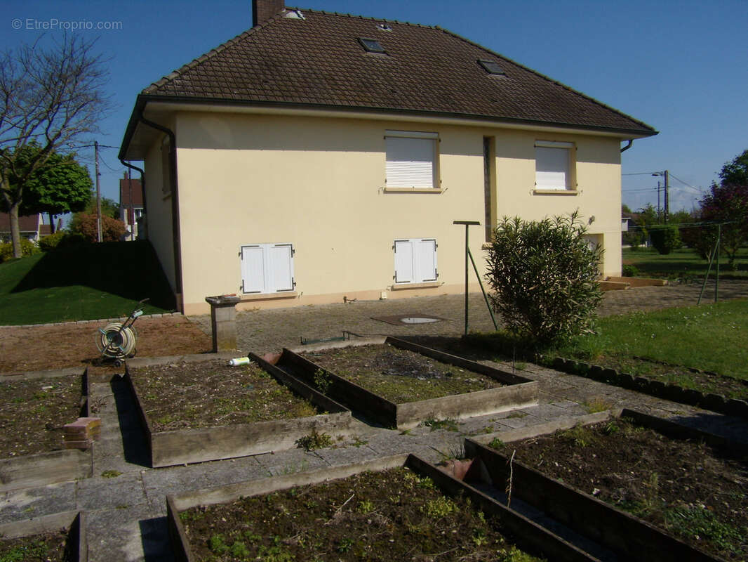 Maison à VARENNES-LE-GRAND