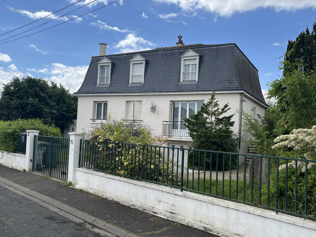 Maison à MONTLOUIS-SUR-LOIRE