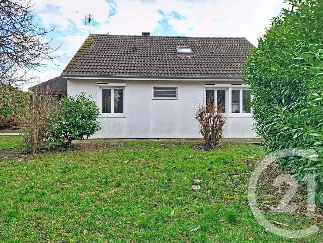 Maison à LE CHATELET-EN-BRIE