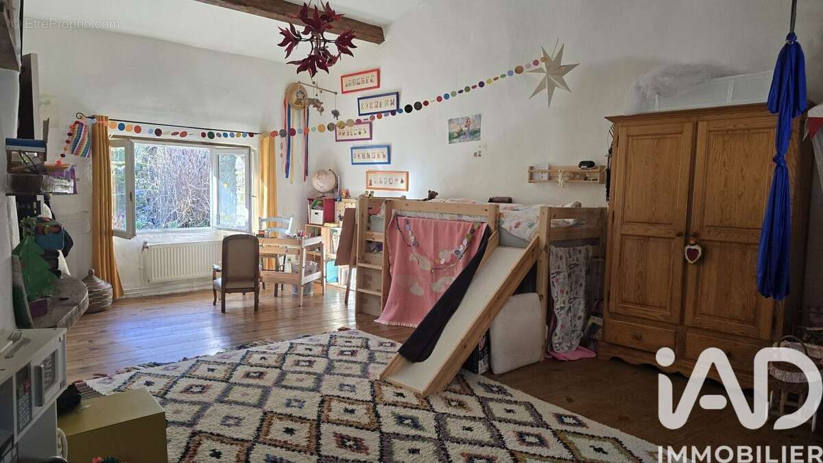 Maison 230 m² à Cros  - photo 8
