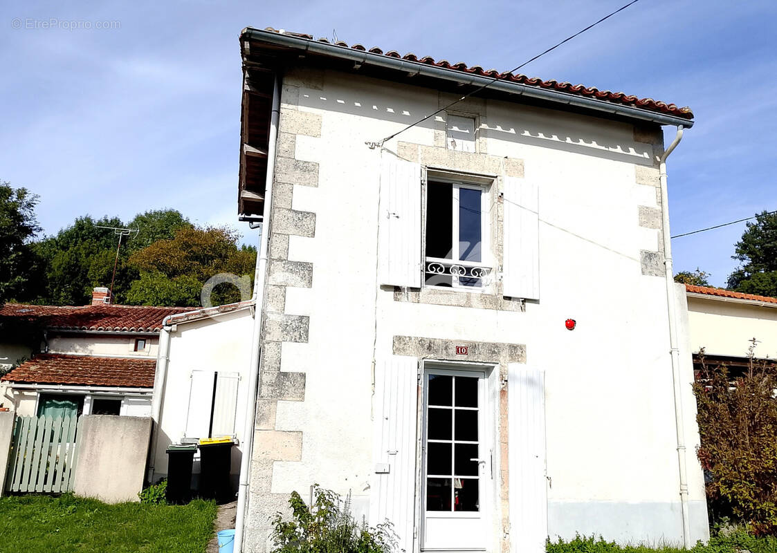 Maison à MAZIERES
