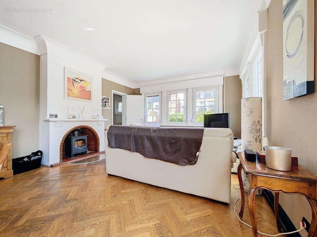 Maison à LA CHAPELLE-D&#039;ARMENTIERES