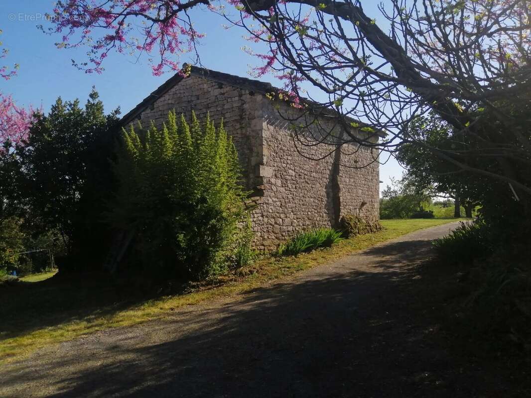 Maison à CAHUZAC-SUR-VERE