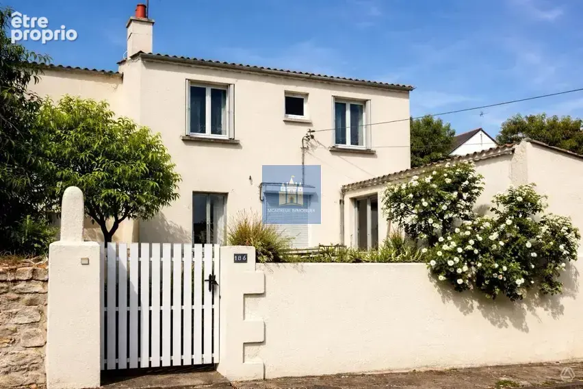 MONTREUIL-BELLAY Maison de village - 2/3 chambres  + 2 terrains - photo 1